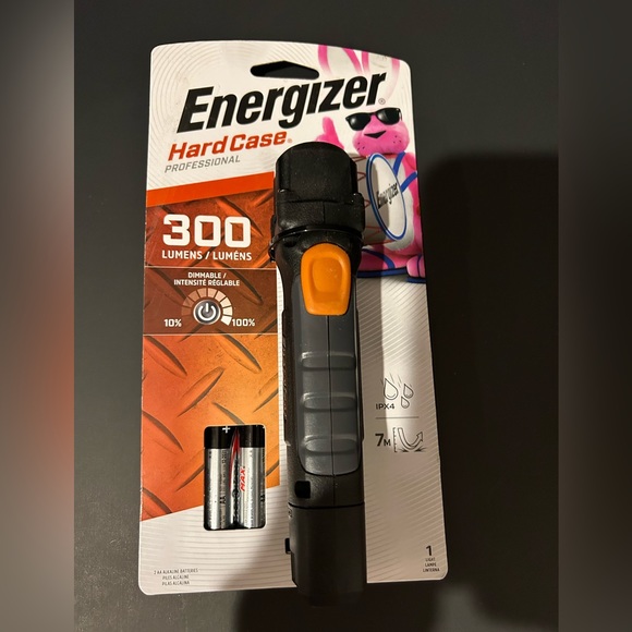 Other - Energizer Hard Case Professional Task 300-Lumen 2 Modes LED Flashlight BNIB